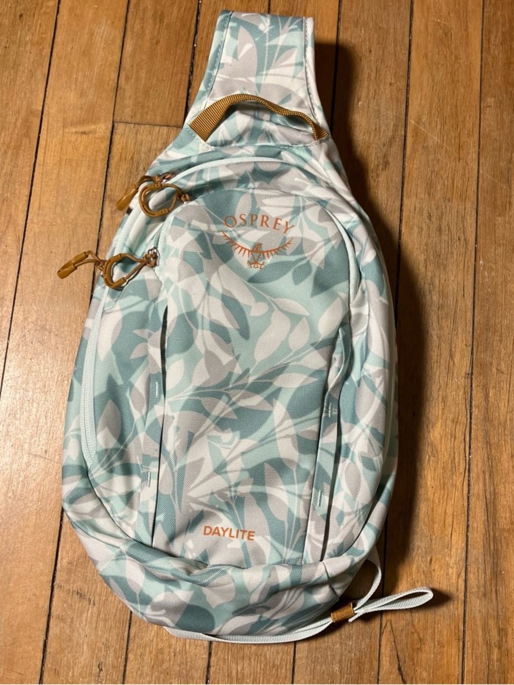 OSPREY Daylite Sling in Mint Leaf Print with Gold Accents